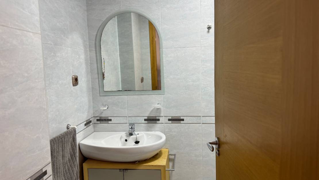 Alquiler a largo plazo - Apartamento - Torrevieja - Centro