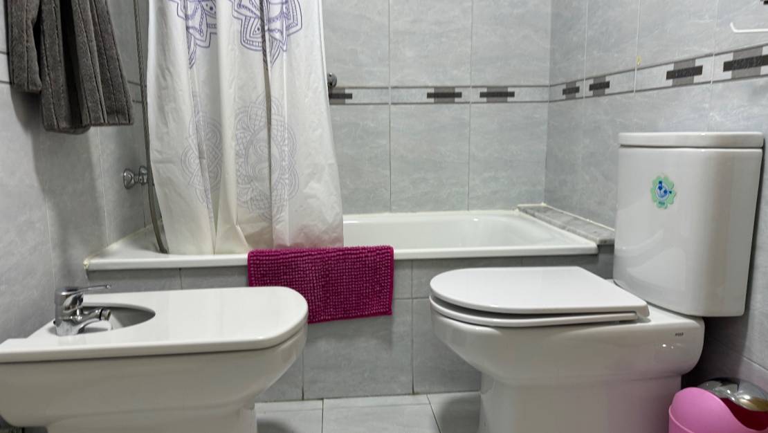 Alquiler a largo plazo - Apartamento - Torrevieja - Centro