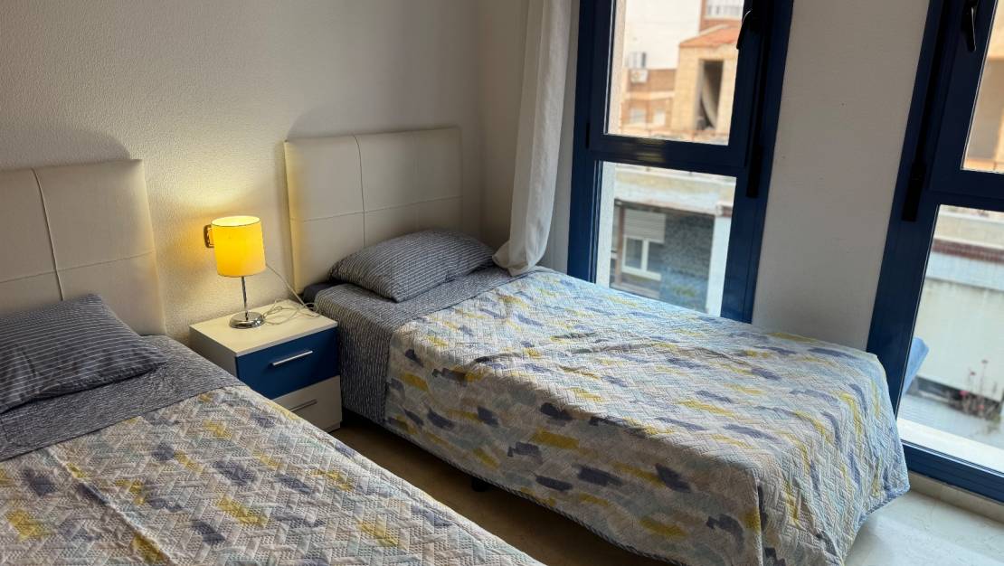 Alquiler a largo plazo - Apartamento - Torrevieja - Centro
