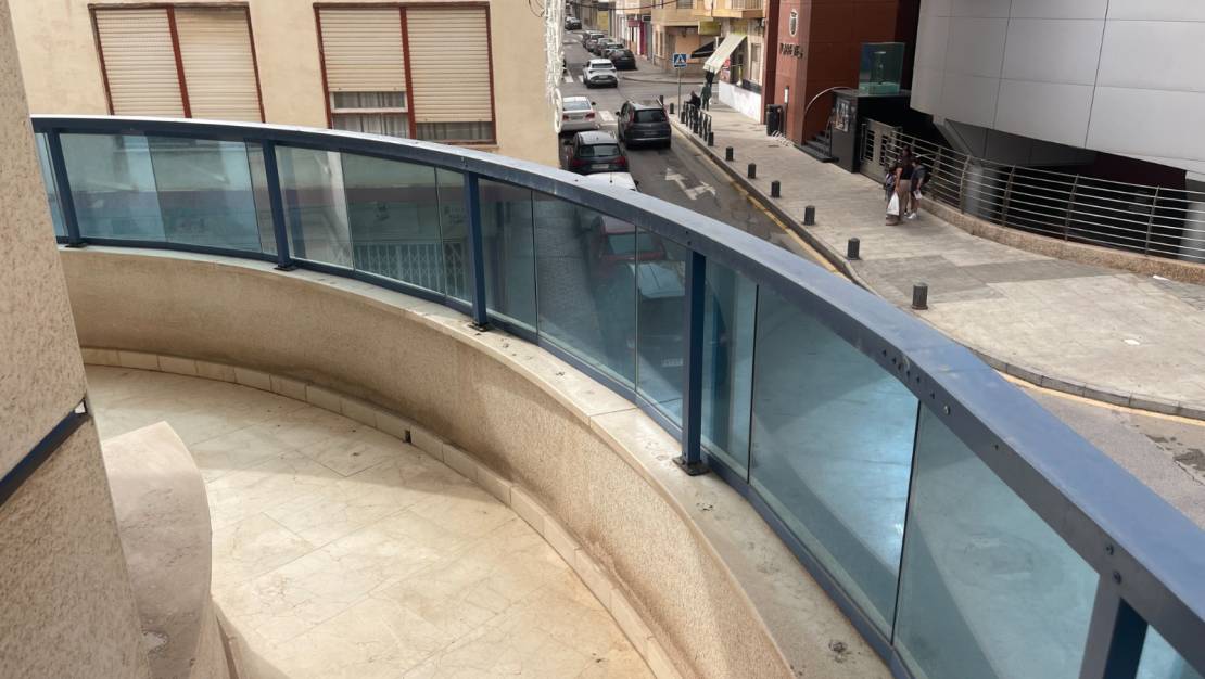 Alquiler a largo plazo - Comercial - Torrevieja - Centro