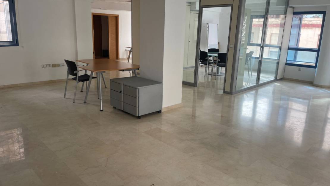 Long term Rental - Commercial - Torrevieja - Centro