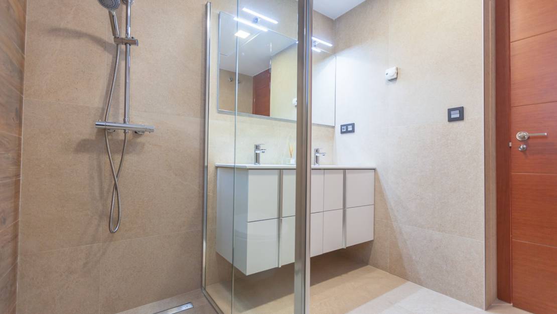 Nueva construcción  - Chalet - Guardamar del Segura - Urbanizaciones