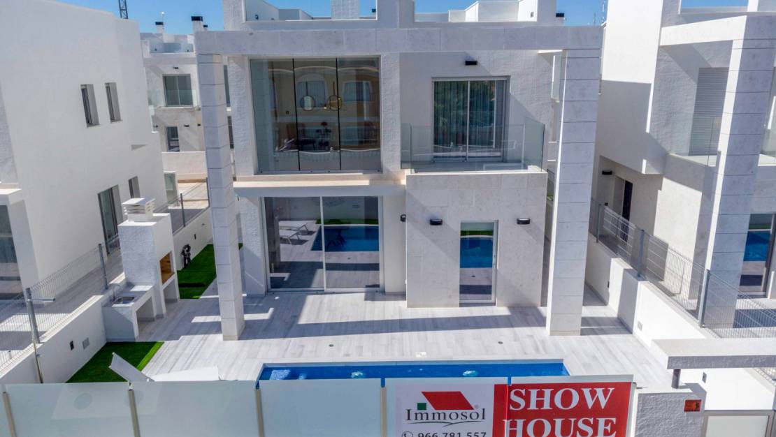 Nueva construcción  - Villa / Semi separado - Orihuela Costa - Cabo roig - La Zenia