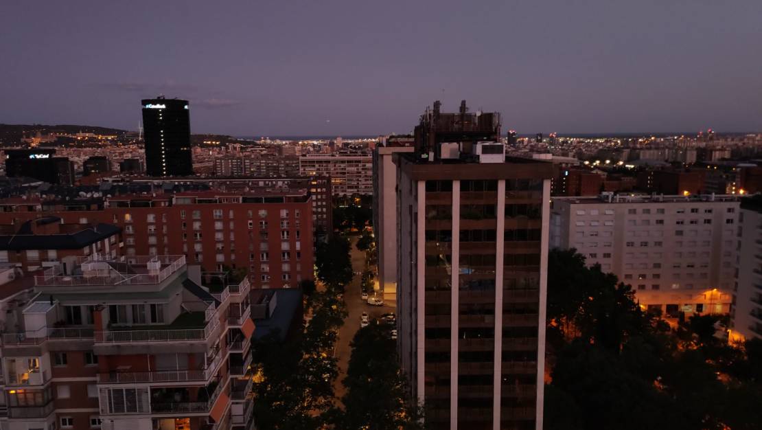 Resale - Apartment - Barcelona