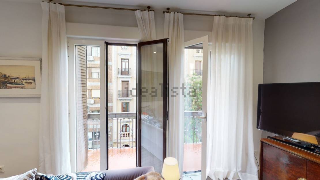 Resale - Apartment - Madrid - Ciudad Lineal