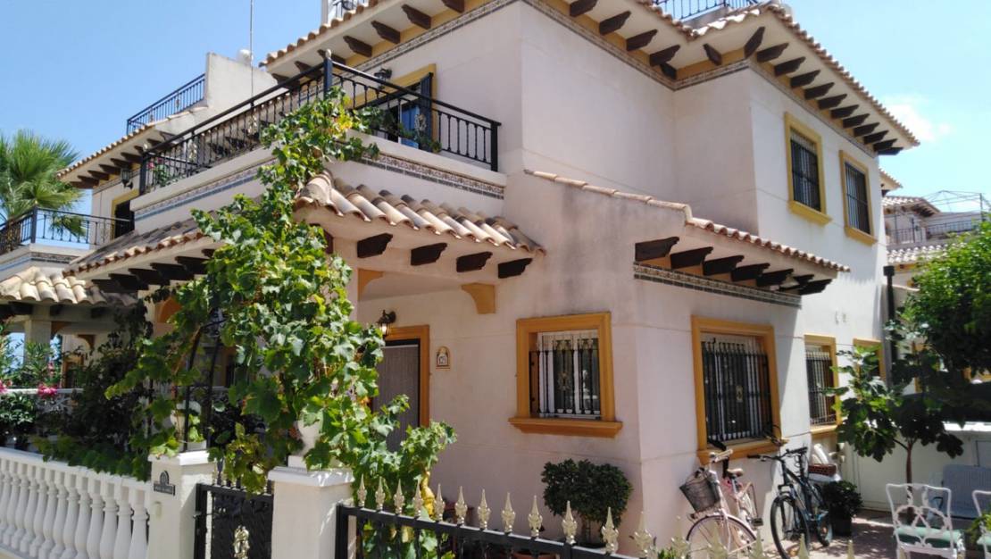 Resale - Townhouse / Duplex - Orihuela Costa - Cabo roig - La Zenia
