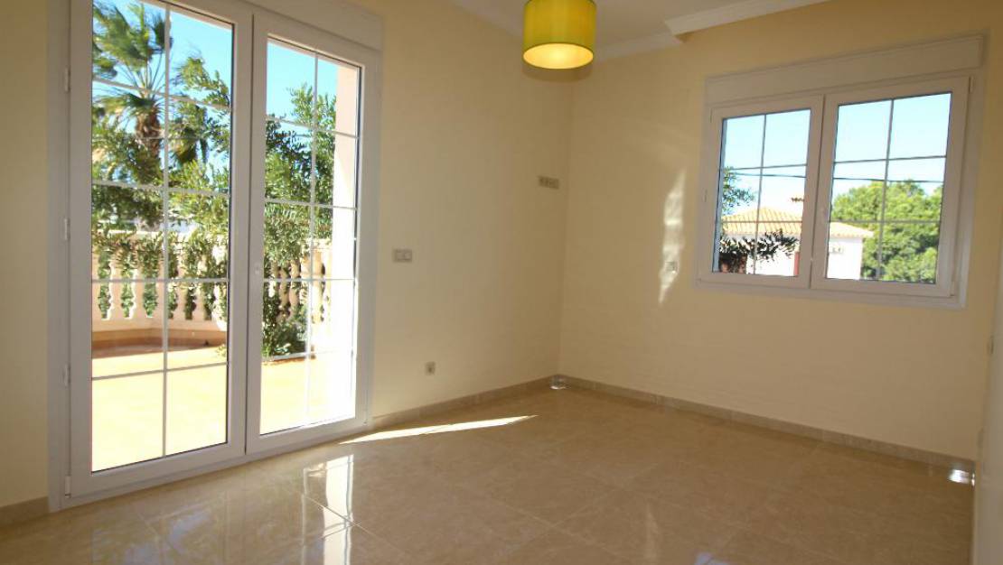 Venta - Villa / Semi separado - Orihuela Costa - Cabo roig - La Zenia