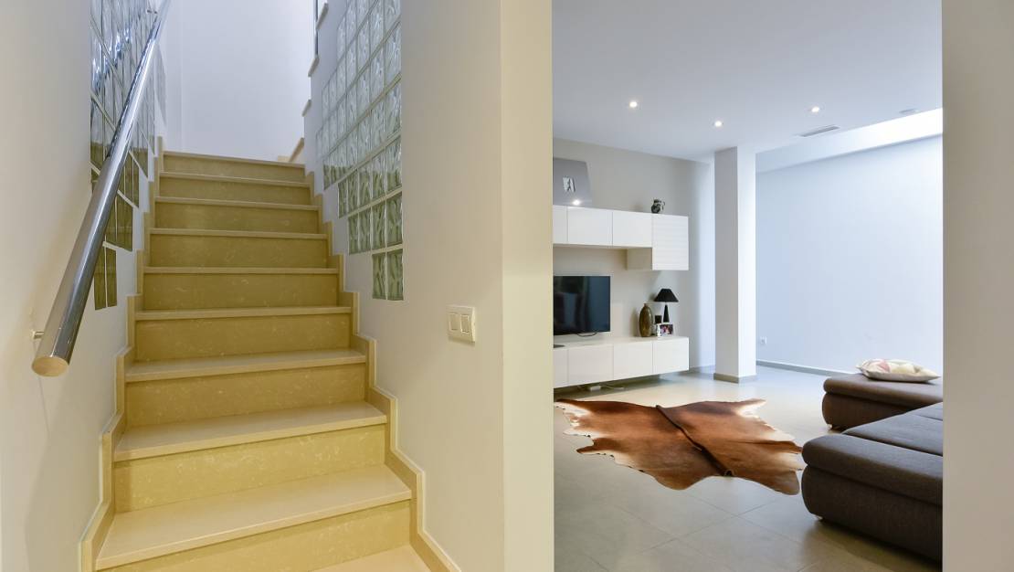 Venta - Villa / Semi separado - Torrevieja - Nueva Torrevieja - Aguas Nuevas